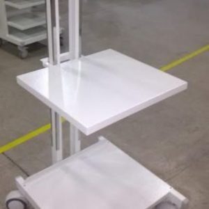 PEDESTAL-ESTANTE EM AÇO COM RODIZIOS, PARA MONITOR E/OU EQUIPAMENTOS